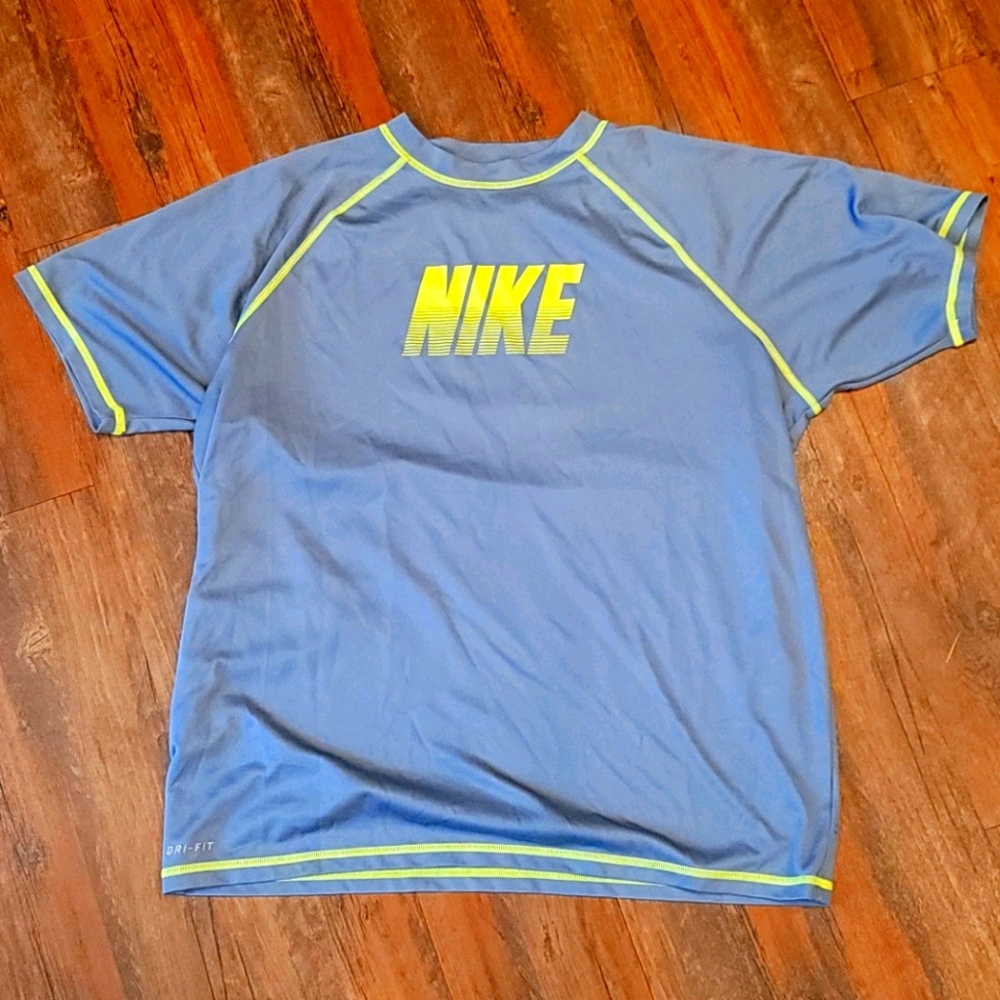 Nike t-shirt